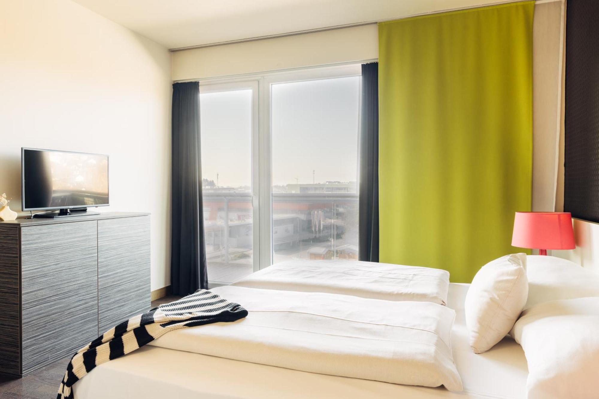 Harry'S Home Hart Bei Graz Hotel & Apartments Exterior foto