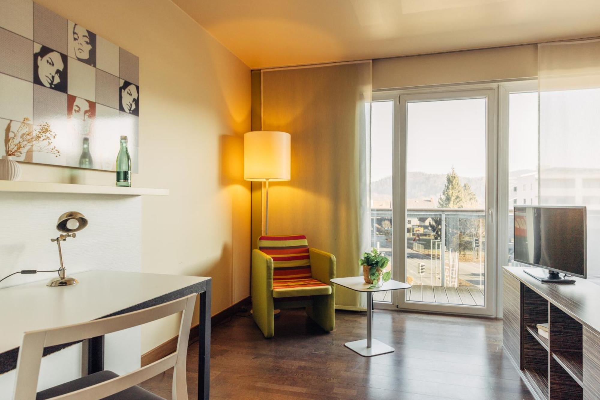 Harry'S Home Hart Bei Graz Hotel & Apartments Exterior foto